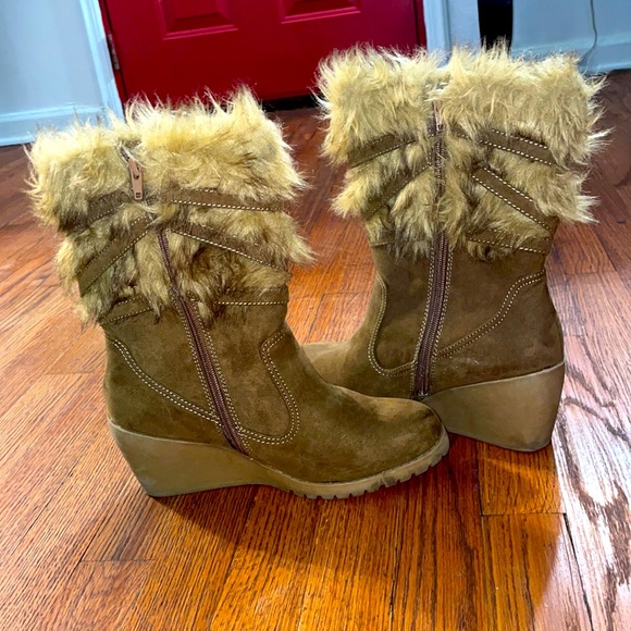 Tan Wedge Boots with Faux Fur - Picture 1 of 2